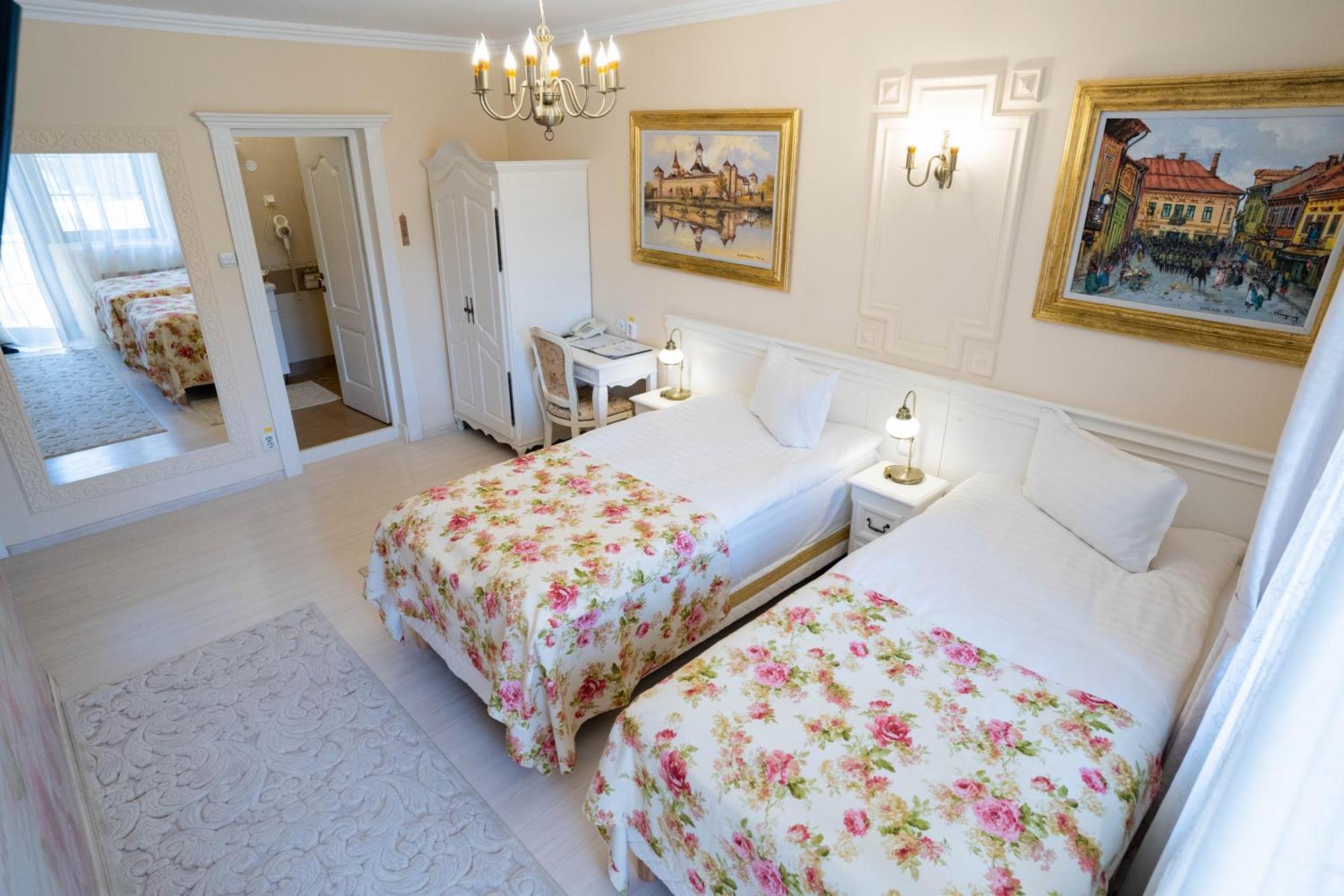 Villa Alice Сучеава Екстериор снимка